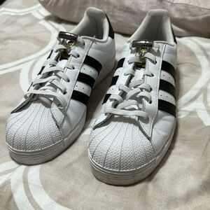 Adidas Superstar
